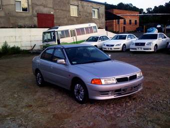 2000 Mitsubishi Lancer Pictures