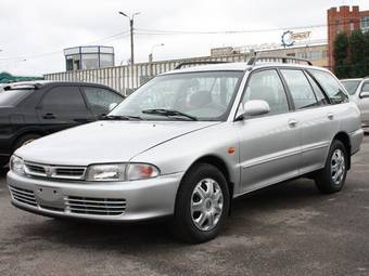 2000 Mitsubishi Lancer Pictures