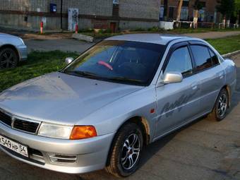 2000 Mitsubishi Lancer Pictures