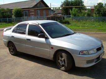 2000 Mitsubishi Lancer Photos