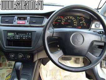 2001 Mitsubishi Lancer Photos