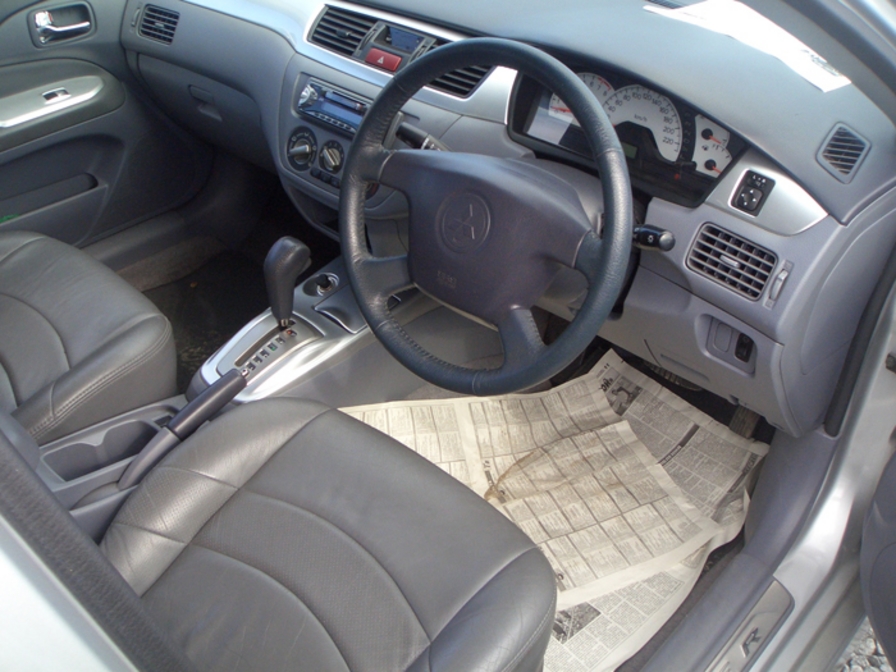 2002 Mitsubishi Lancer Pictures