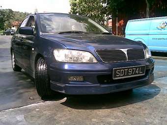 2002 Mitsubishi Lancer Photos