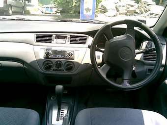 2002 Mitsubishi Lancer Photos