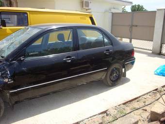 2002 Mitsubishi Lancer Photos