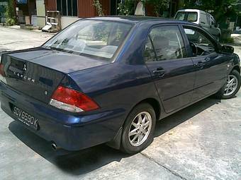 2002 Mitsubishi Lancer Photos