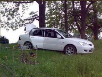 2003 Mitsubishi Lancer Photos