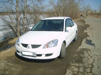 2003 Mitsubishi Lancer Photos