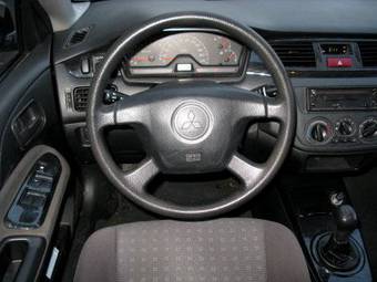 2003 Mitsubishi Lancer Photos