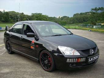 2003 Mitsubishi Lancer Images