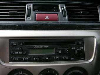 2003 Mitsubishi Lancer Images