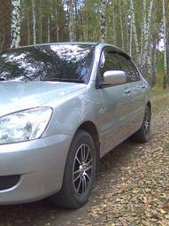 2003 Mitsubishi Lancer Photos