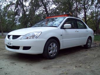 2003 Mitsubishi Lancer Photos