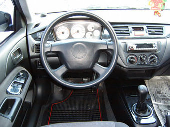 2004 Mitsubishi Lancer Pictures