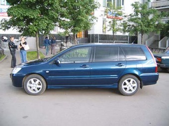 2004 Mitsubishi Lancer Photos