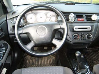 2004 Mitsubishi Lancer Photos