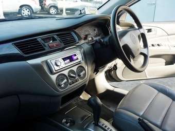 2004 Mitsubishi Lancer Photos