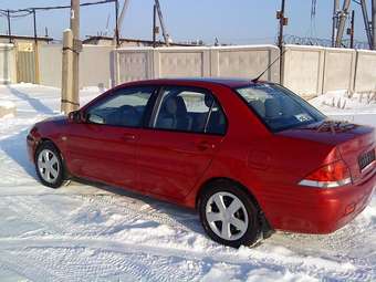 2004 Mitsubishi Lancer Photos