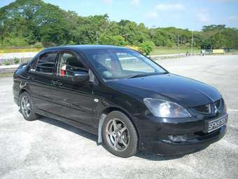 2004 Mitsubishi Lancer Pictures