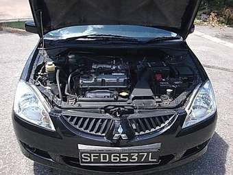 2004 Mitsubishi Lancer Photos