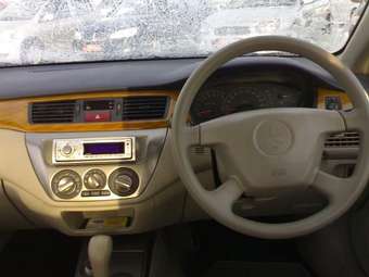 2004 Mitsubishi Lancer Pics