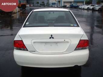 2004 Mitsubishi Lancer Pictures