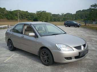 2004 Mitsubishi Lancer Pictures