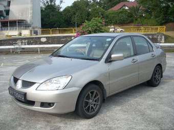 2004 Mitsubishi Lancer Pictures