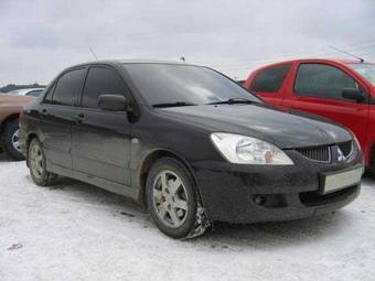 2004 Mitsubishi Lancer Pictures