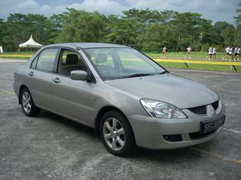 2004 Mitsubishi Lancer Pics