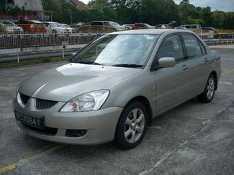 2004 Mitsubishi Lancer Pictures