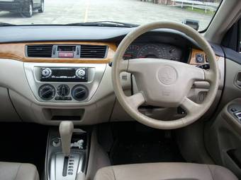 2004 Mitsubishi Lancer Photos