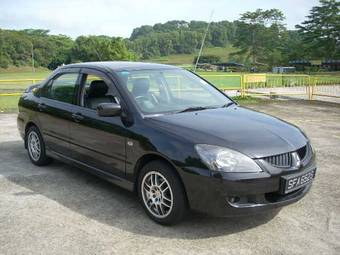 2004 Mitsubishi Lancer Pictures