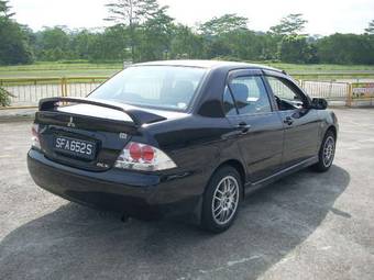 2004 Mitsubishi Lancer Pictures