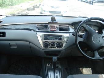 2004 Mitsubishi Lancer Pictures