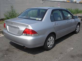 2004 Mitsubishi Lancer Images