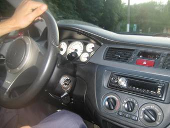 2004 Mitsubishi Lancer Photos
