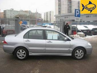2004 Mitsubishi Lancer Photos