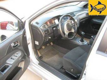 2004 Mitsubishi Lancer Pictures
