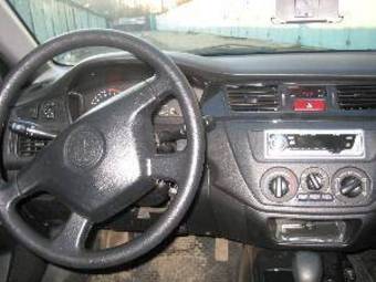 2004 Mitsubishi Lancer Pictures