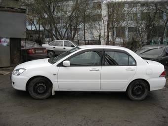 2004 Mitsubishi Lancer Pictures