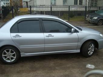 2004 Mitsubishi Lancer Pictures