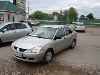 2004 Mitsubishi Lancer Pictures