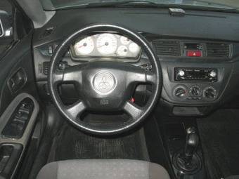 2004 Mitsubishi Lancer Pictures
