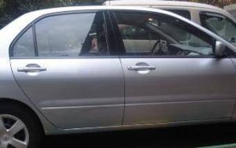 2004 Mitsubishi Lancer Pictures