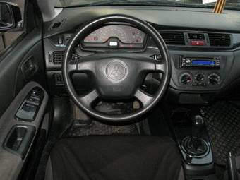 2004 Mitsubishi Lancer Pictures