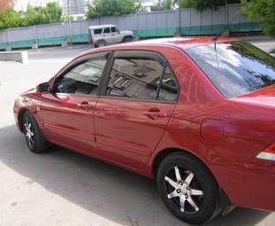 2004 Mitsubishi Lancer Photos