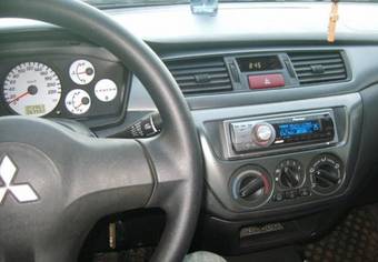 2004 Mitsubishi Lancer Pictures