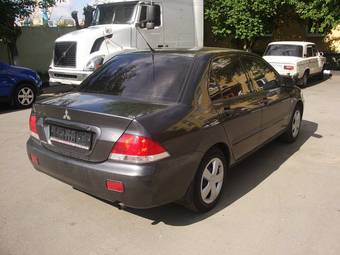 2004 Mitsubishi Lancer Photos