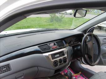 2004 Mitsubishi Lancer Pictures